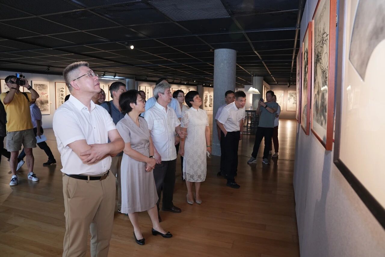 民革宁波市委会纪念抗战胜利暨台湾光复80周年两岸艺术家书画展与教育咨询服务
